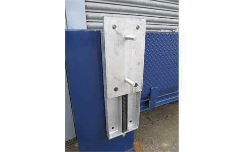 A031 Spring Loaded Back Plate 720x250x66mm