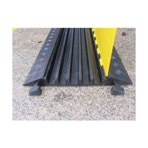 A223 Hose and Cable Ramp  960x590x80mm