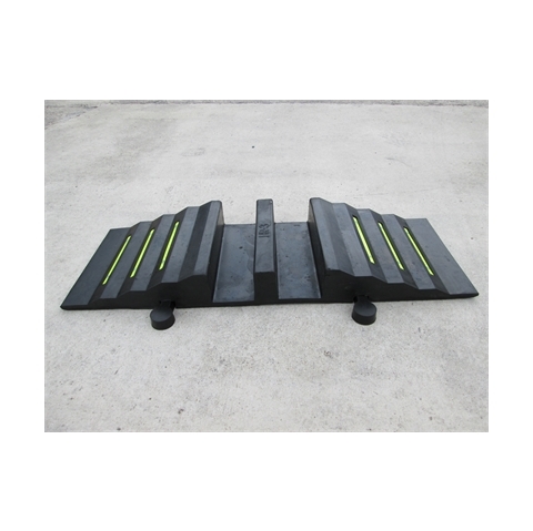 A226 Hose and Cable Ramp 850x300x84mm for 70mm 