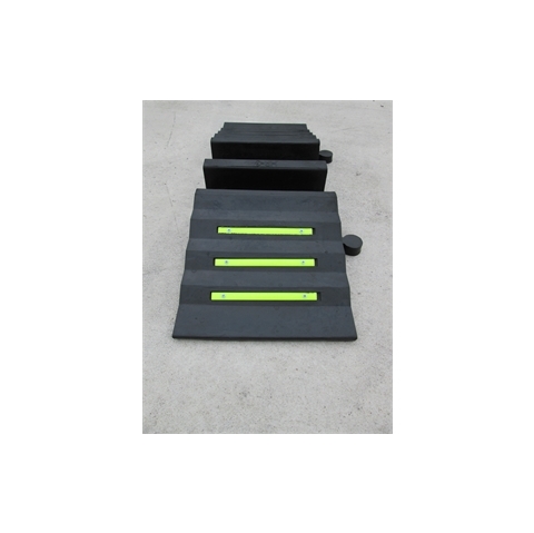 A226 Hose and Cable Ramp 850x300x84mm for 70mm 