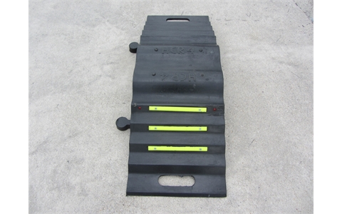 A228 Hose and Cable Ramp 840x300x125mm for 100mm