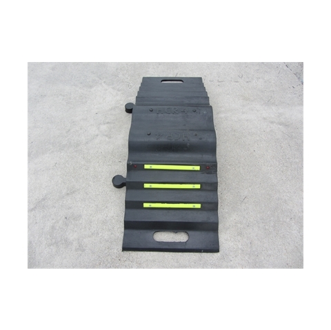 A228 Hose and Cable Ramp 840x300x125mm for 100mm