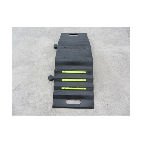 A230 Hose and Cable Ramp 840x300x125mm for 100mm