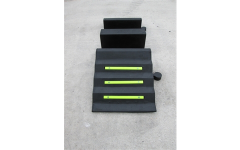 A235 Hose and Cable Ramp 980x290x135mm for 135mm