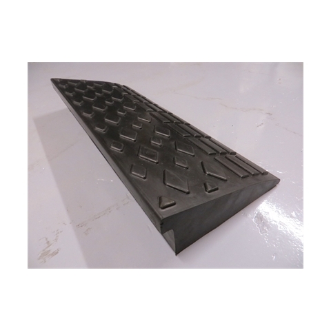 A242 Kerb Ramp 600x200x96mm