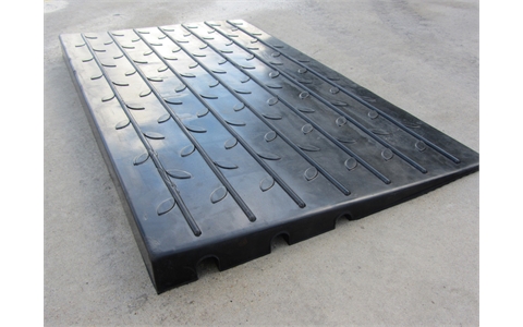 A325 Kerb Ramp 1070x610x65mm