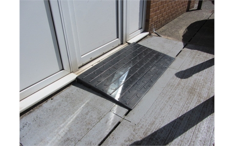 A325 Kerb Ramp 1070x610x65mm